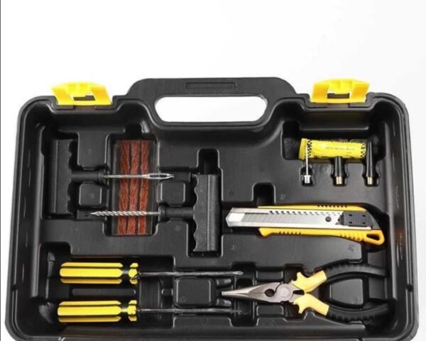 Двуцилиндров компресор за гуми с куфар с инструменти 12V