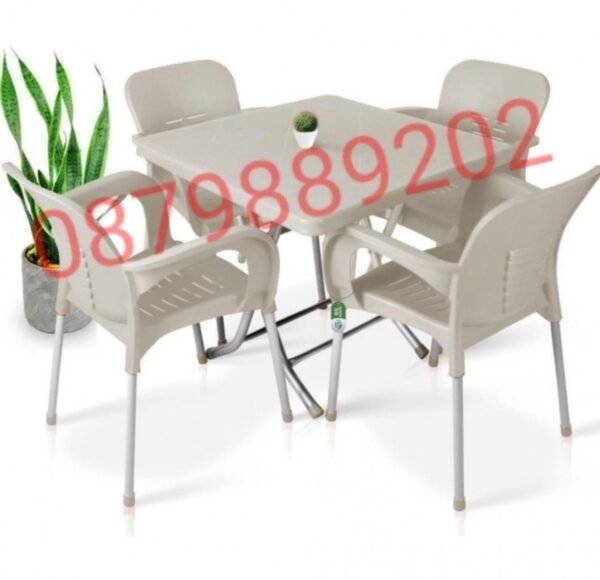 Градински комплект маса + 4 стола с метални крачета