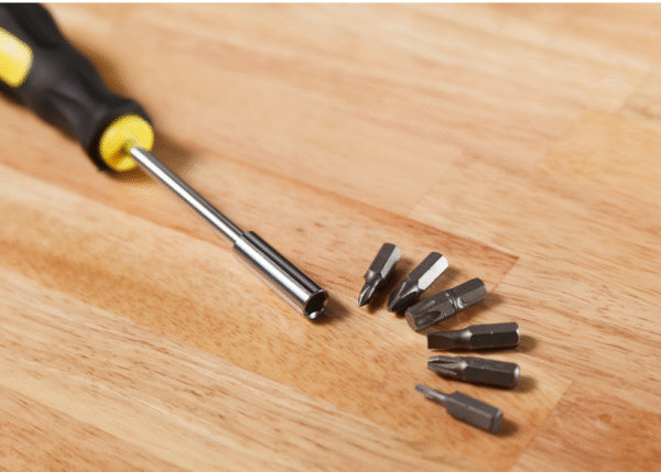 Куфар WMC 110 части + акумулаторна отвертка WMC