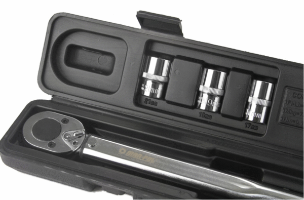 Динамометричен ключ 1/2" 28 – 210 Nm + комплект вложки (17, 19, 21 мм) + удължител 125 мм Mar-Pol