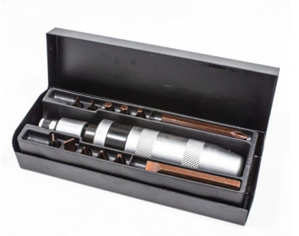 УДАРНА ОТВЕРТКА С КОМПЛЕКТ БИТОВЕ И АДАПТЕР ROCKFORCE