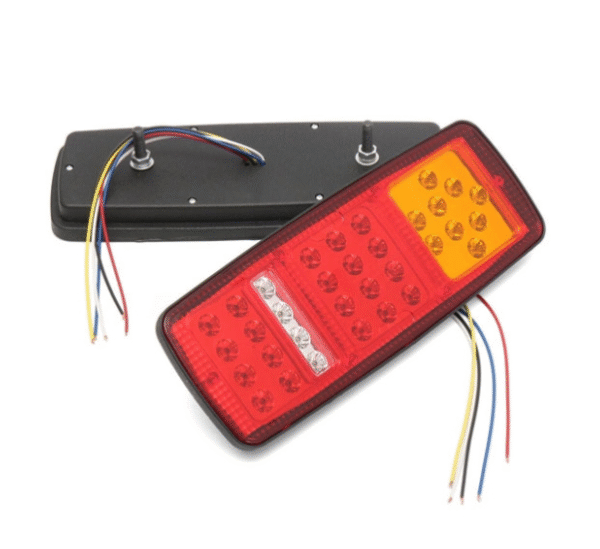 КОМПЛЕКТ ДИОДЕН СТОП СЪС 4 СВЕТЛИНИ 12 ВОЛТА