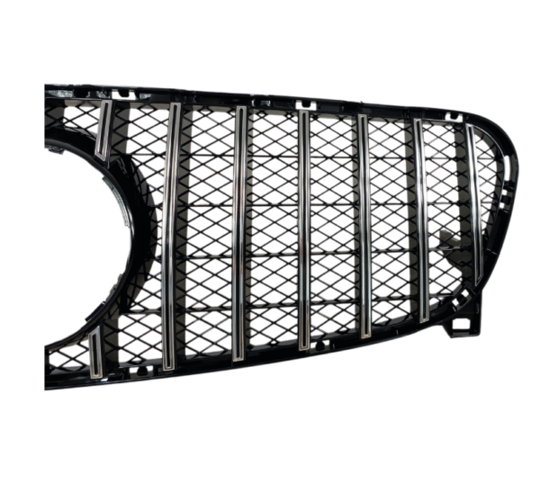 Решетка за Mercedes GLA X156 2013-2018 тип GT хром/черна