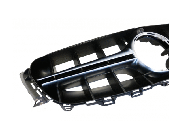 Хром / Черен лак решетка тип E63 AMG за Mercedes E класа W213 седан, S213 комби, C238 купе, А238 кабрио 2016-2019 с отвор за камера