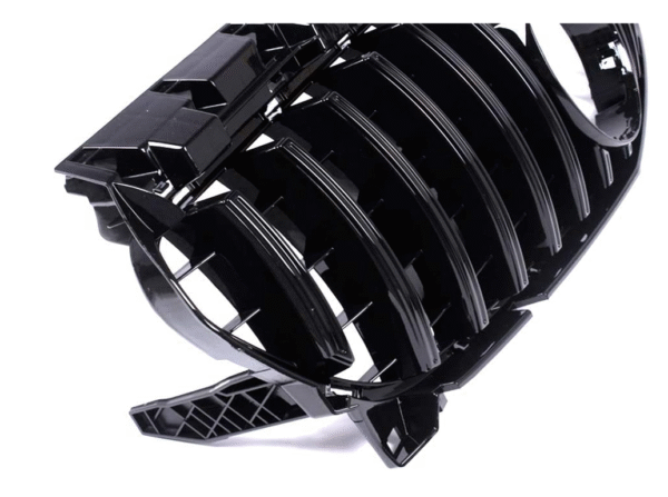 Черна решетка тип GT за Mercedes CLA W117 2017-2019 с отвор за камера