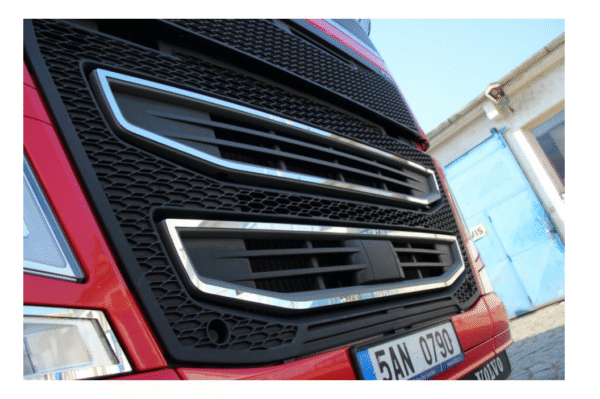 Декорация хром за решетка Volvo FH4