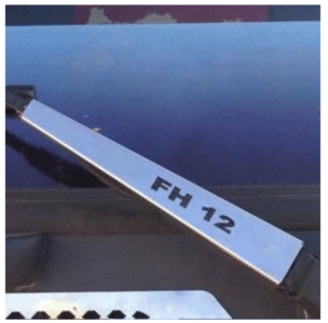 Декорация хром за чистачка - Volvo FH2 / FH3