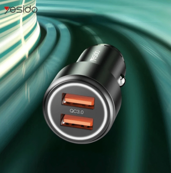 Универсално USB зарядно за кола с два порта